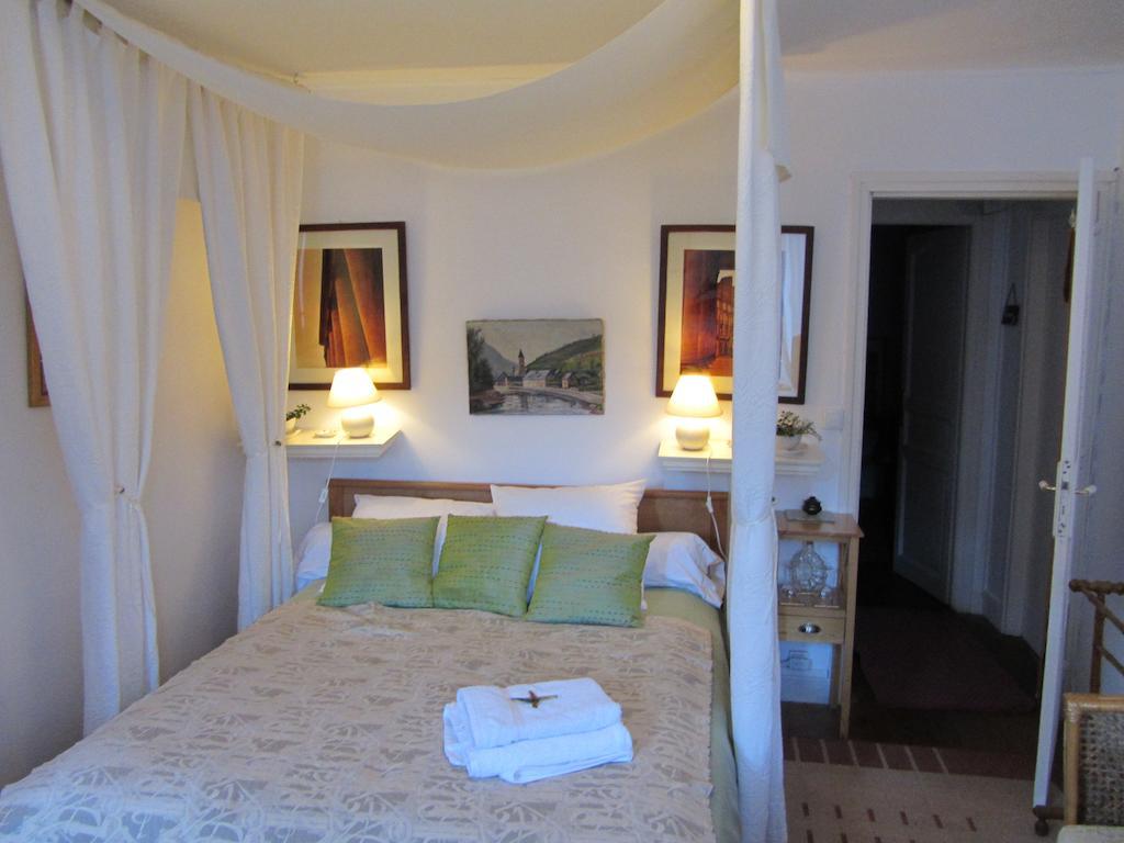 La Maison De Natasha Castillon-en-Couserans Room photo